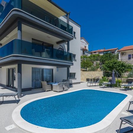 Modern Apartments With Shared Pool Near The Sea Пула Экстерьер фото
