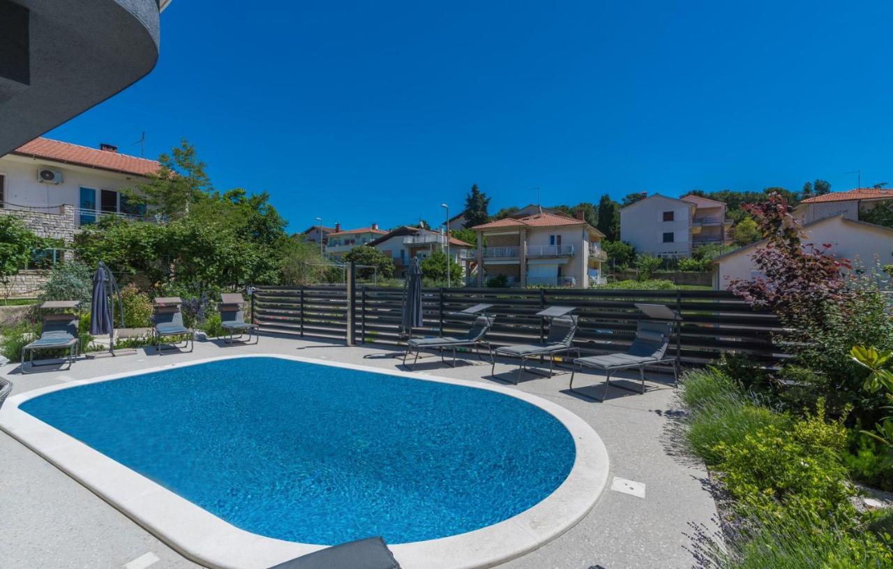 Modern Apartments With Shared Pool Near The Sea Пула Экстерьер фото